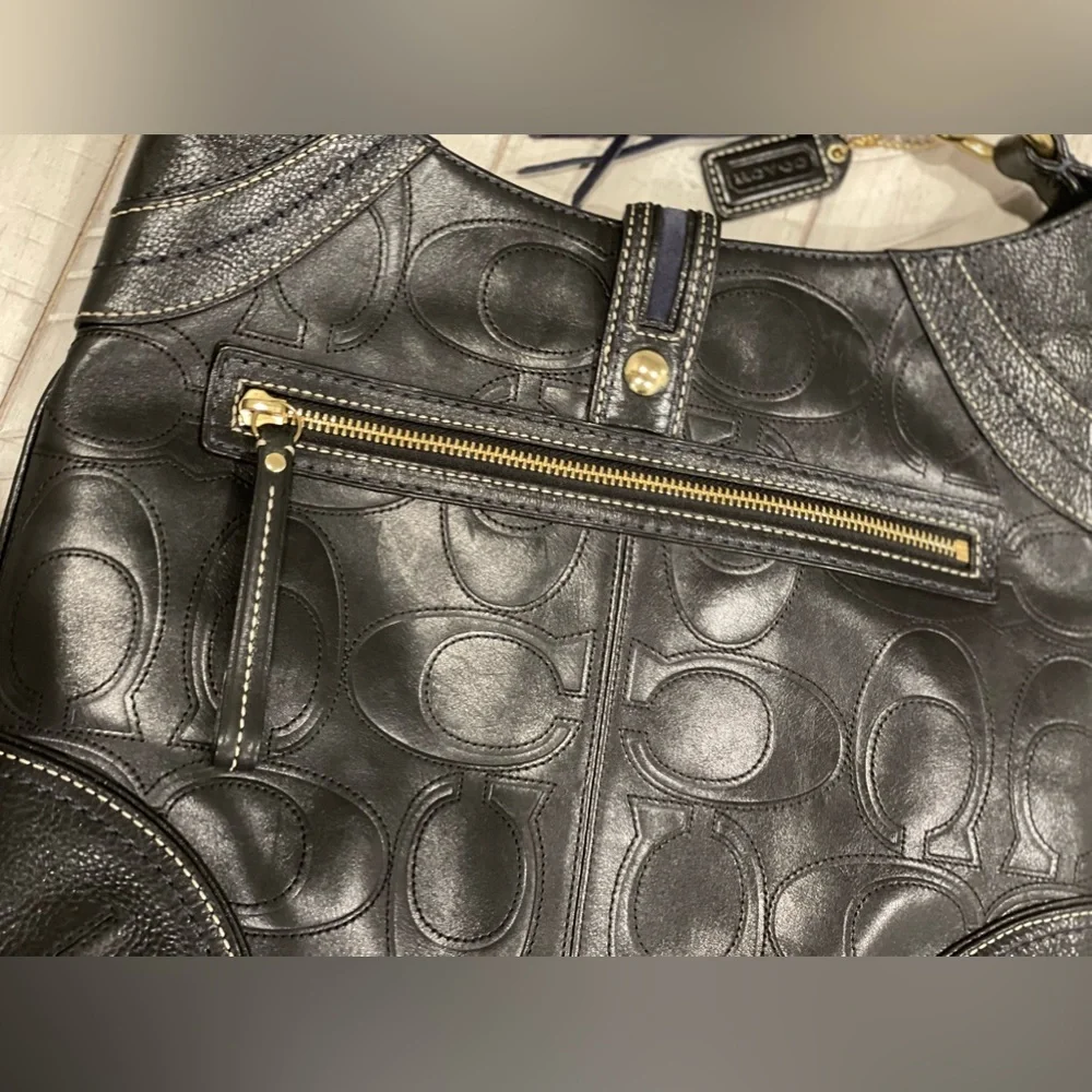 Rare Coach Hamptons Embossed  Leather Signature C Purse - Picture 4 of 7